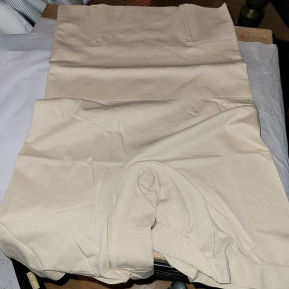 High-waisted shapewear - Picture 4 of 5